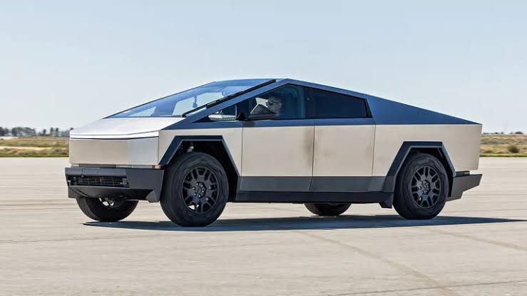 Tesla Cybertruck Tri-Motor